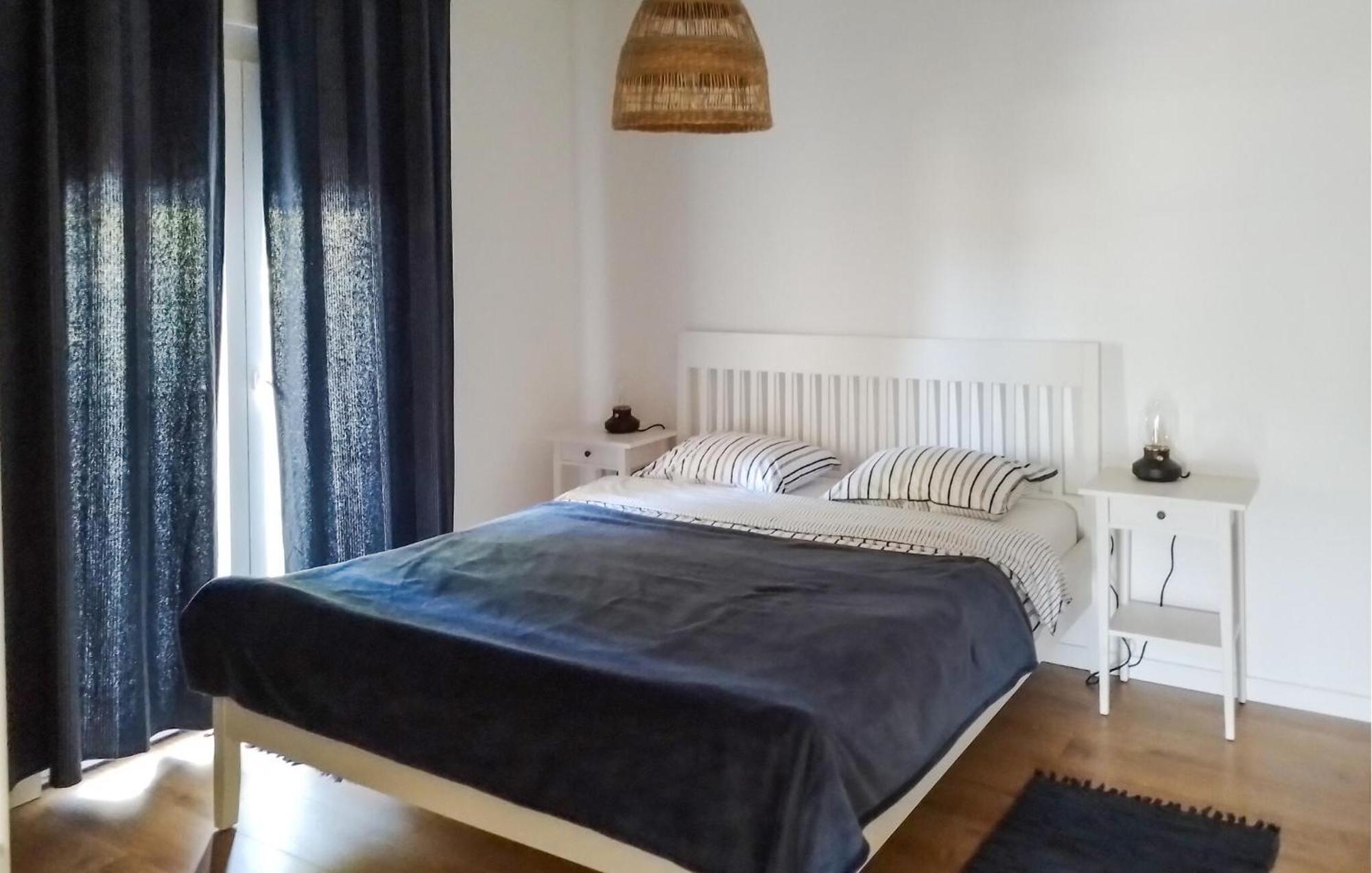 Apartment 3 Bedroom Beautiful In Krk *