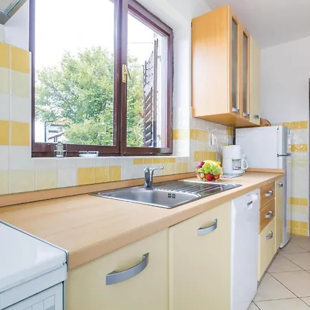 3 Bedroom Beautiful Apartment In Krk Krk Town Exterior photo