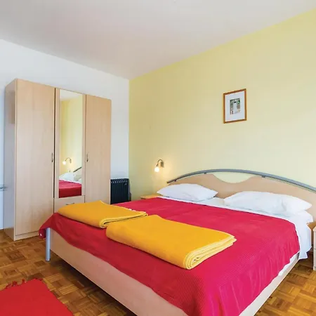 3 Bedroom Beautiful Apartment In Krk Krk Town Exterior photo