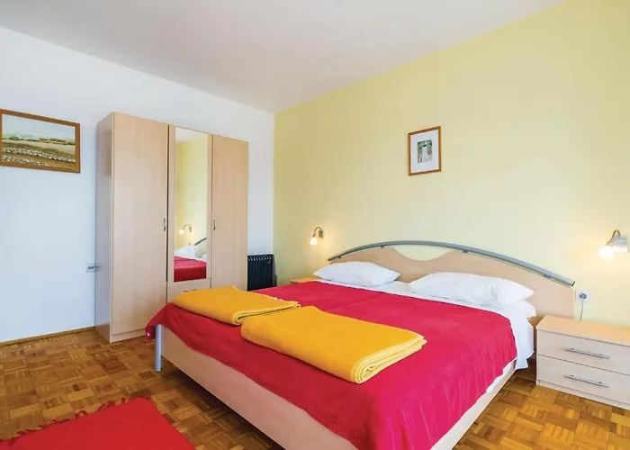 3 Bedroom Beautiful Apartment In Krk