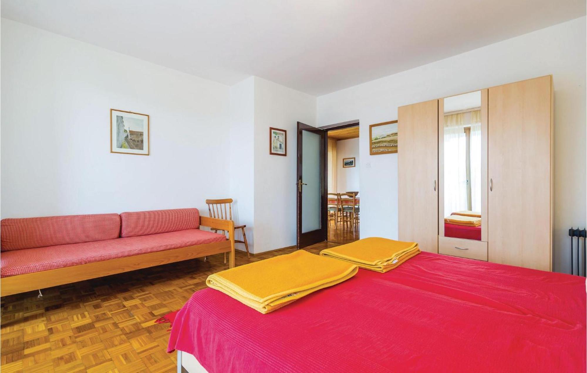 Apartment 3 Bedroom Beautiful In Krk