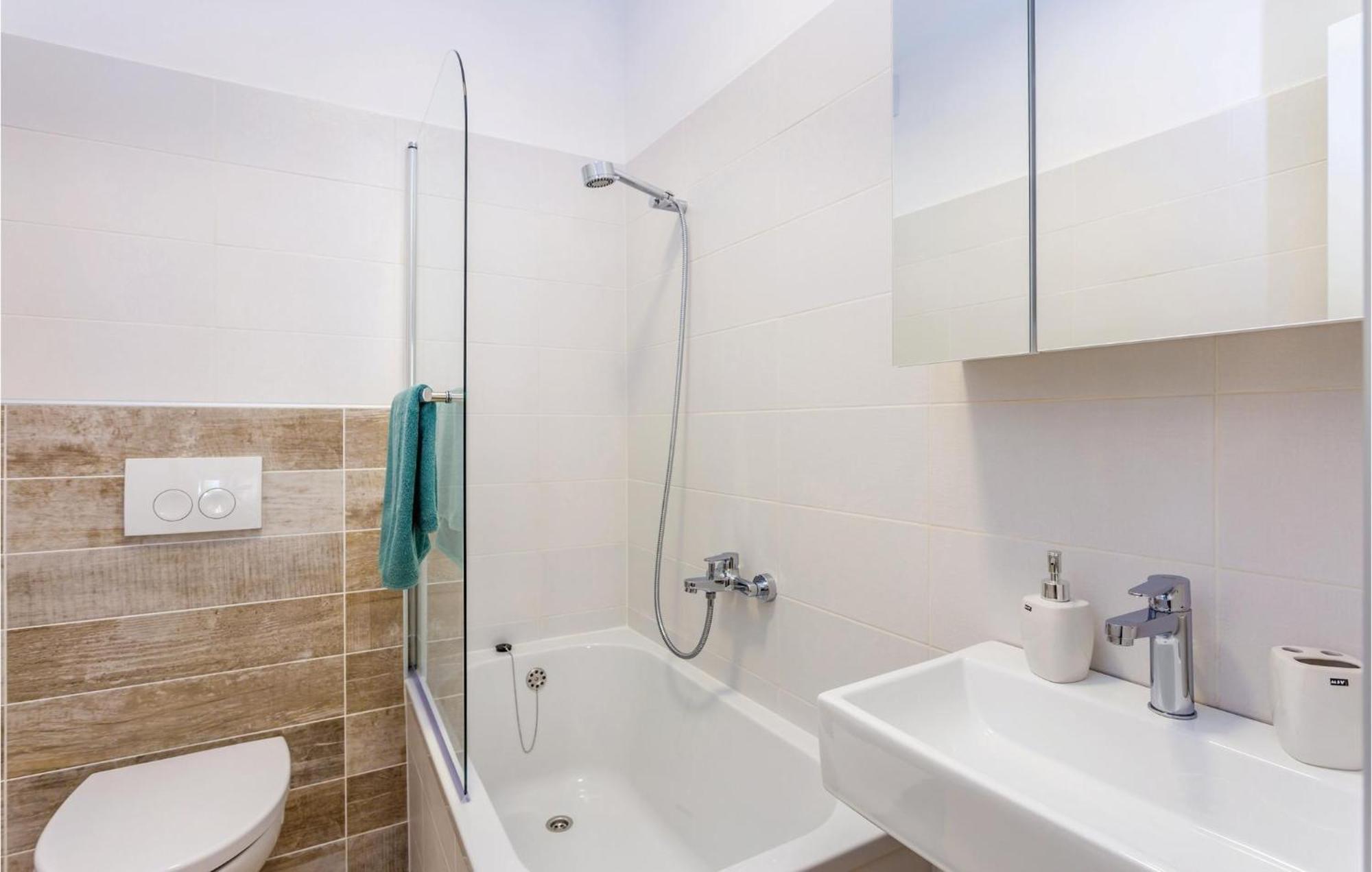3 Bedroom Beautiful In Krk *