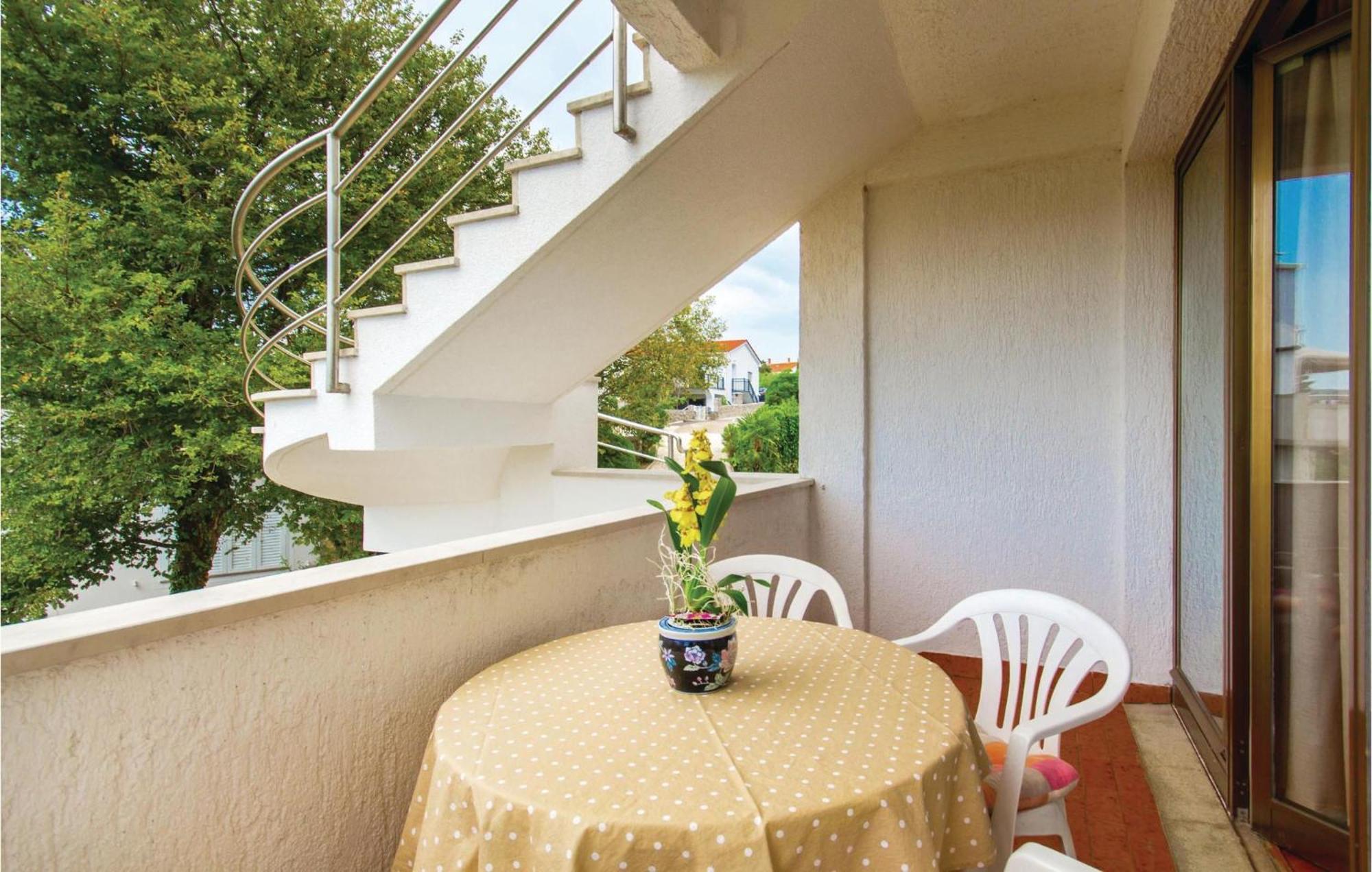 Apartment 3 Bedroom Beautiful In Krk *