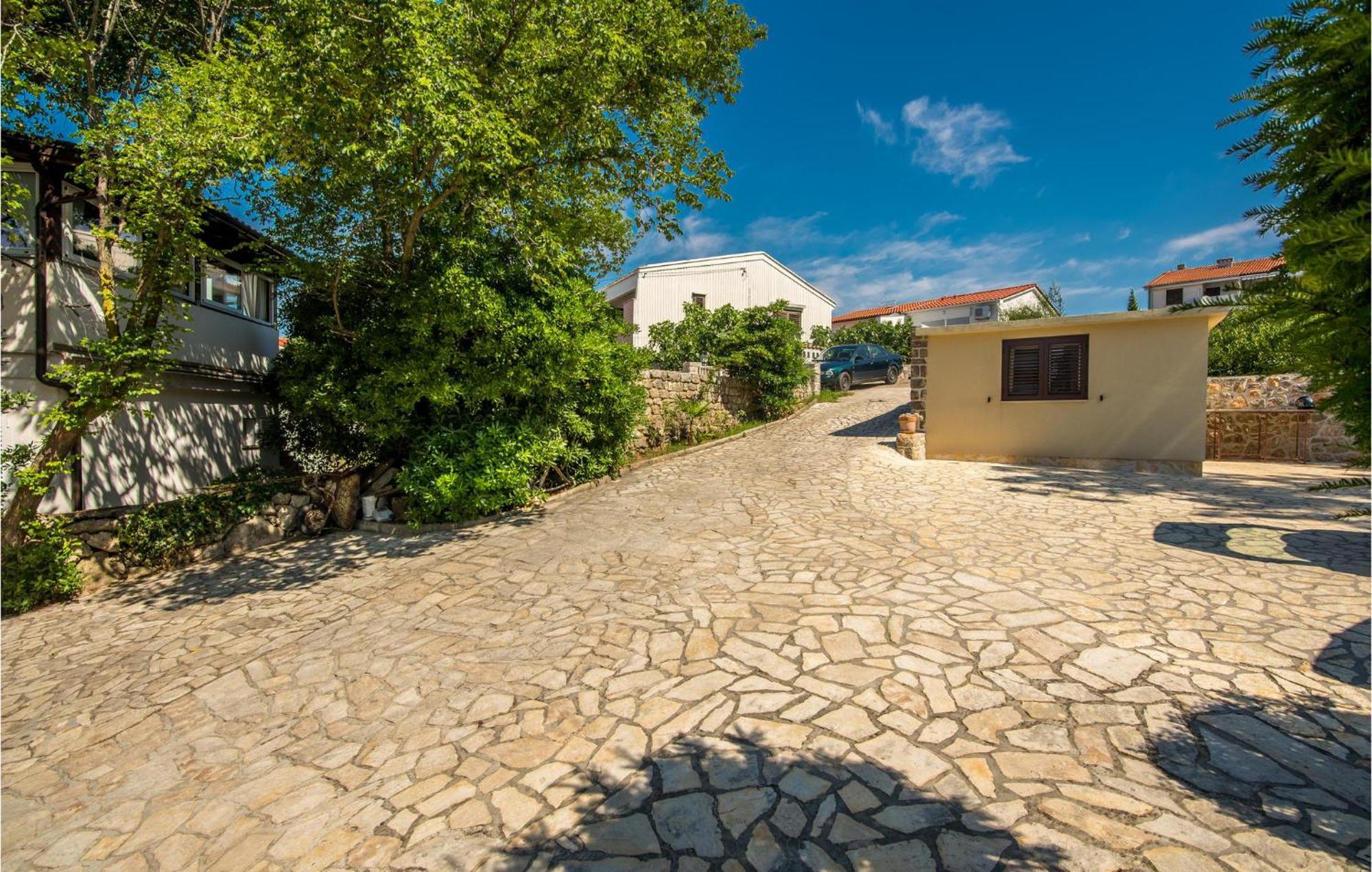 3 Bedroom Beautiful In Krk *